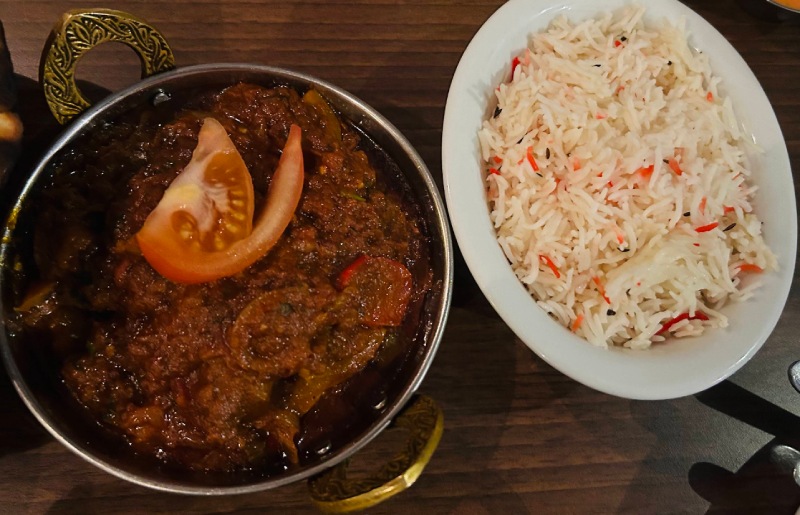 a wide range of delicious Indian and Nepalese dishes served at Kathmandu Fusion Restaurant in Glasgow 